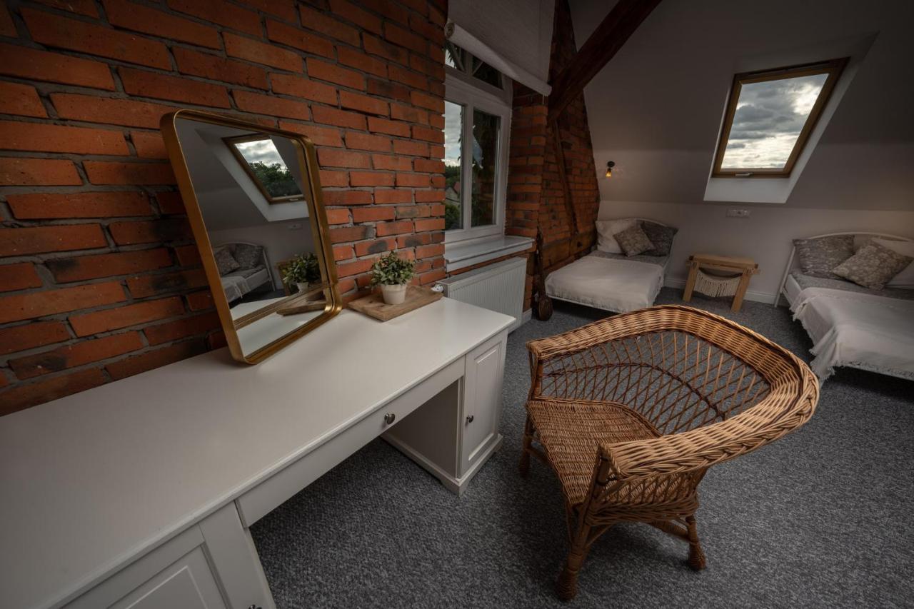 Appartement Mily Mlyn à Lubrza  Extérieur photo
